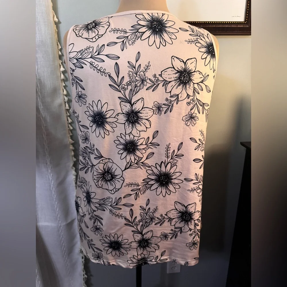 NEW Emery Rose Plus Size Floral Top 🌻 - Picture 4 of 6